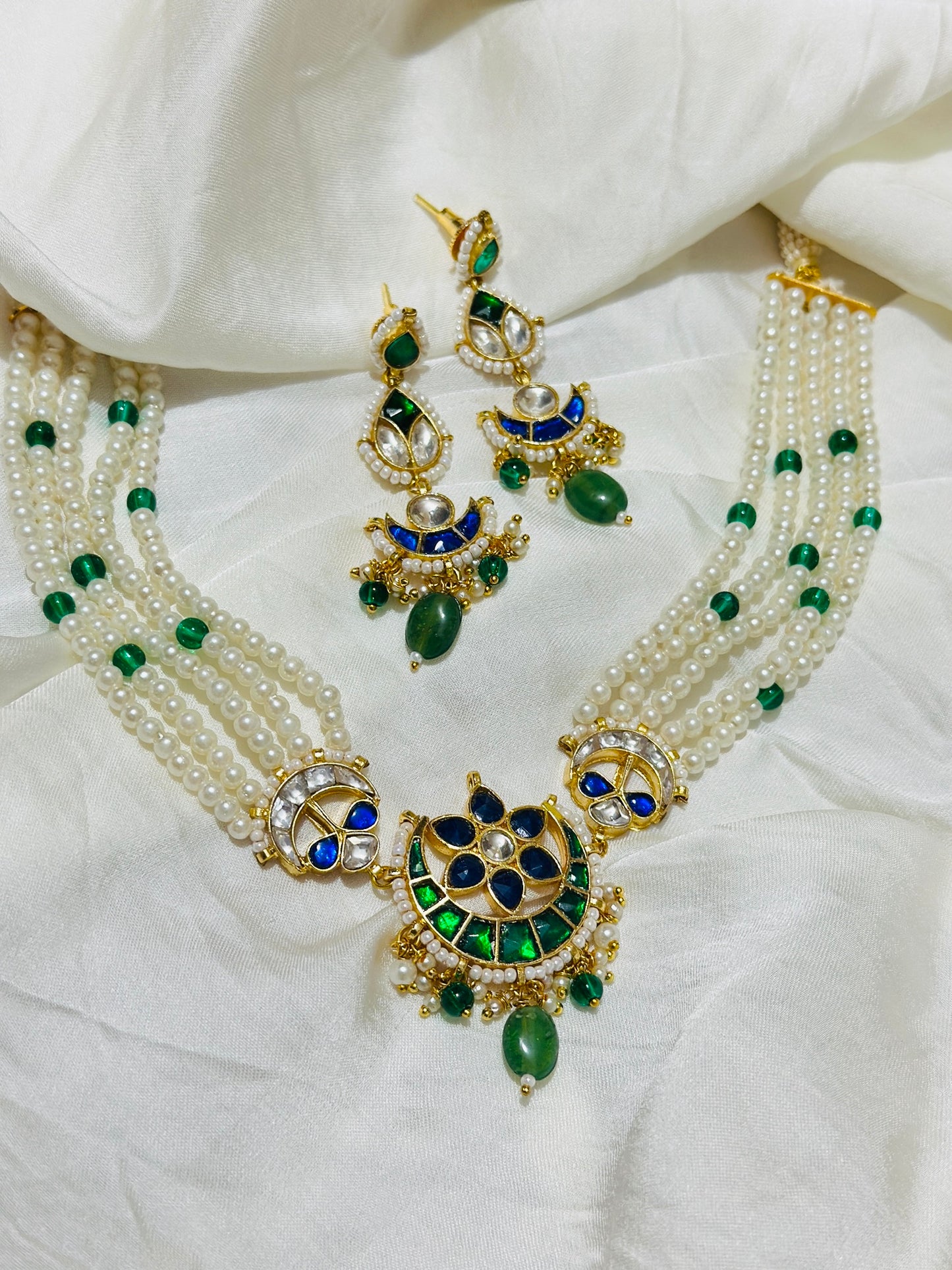 Regal-Crescent Moti Set