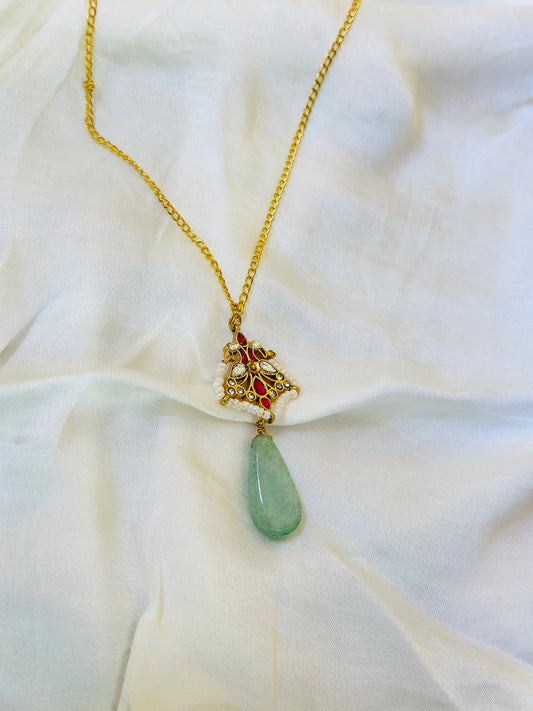 Pista-Crest Necklace