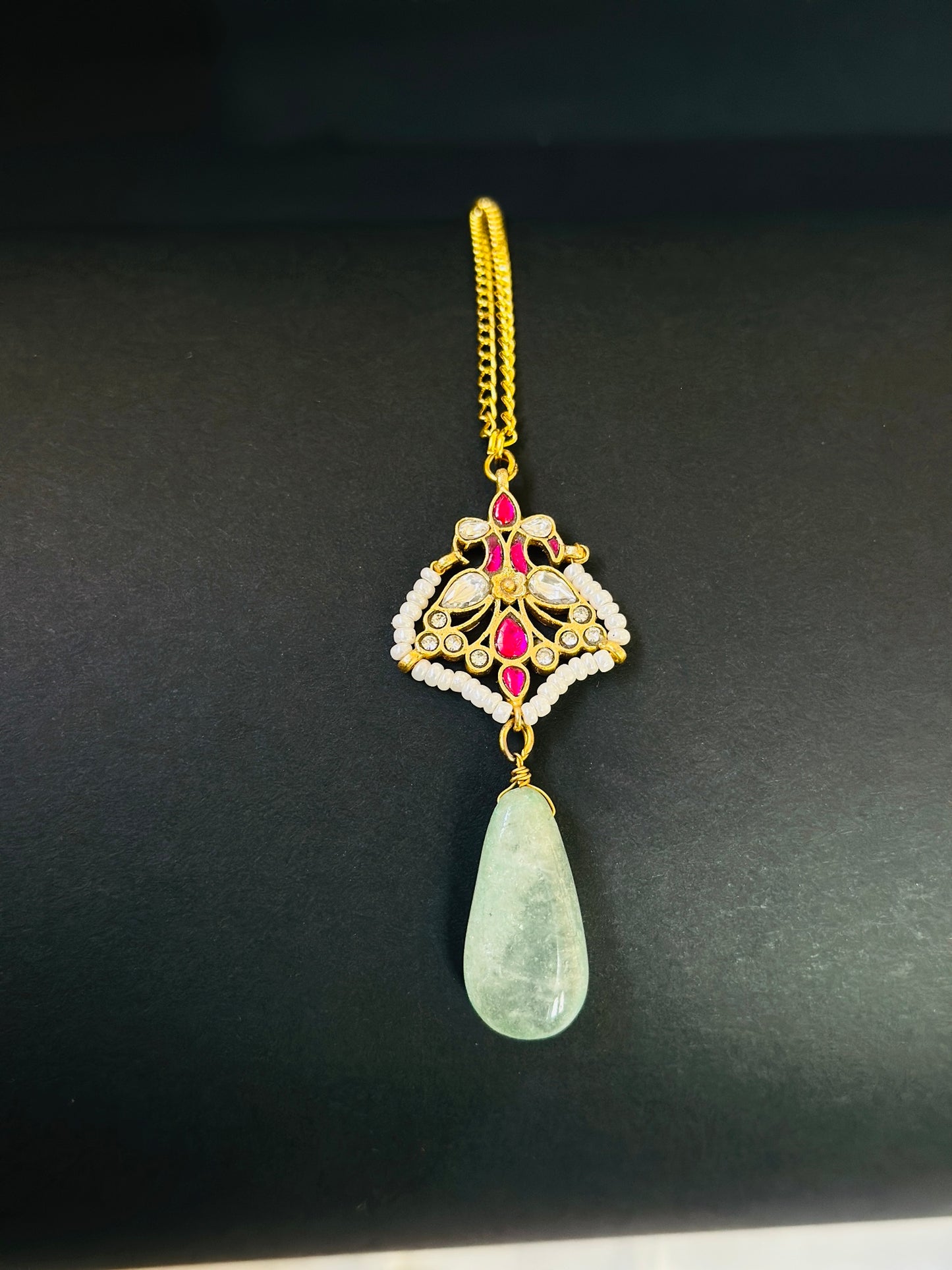 Pista-Crest Necklace