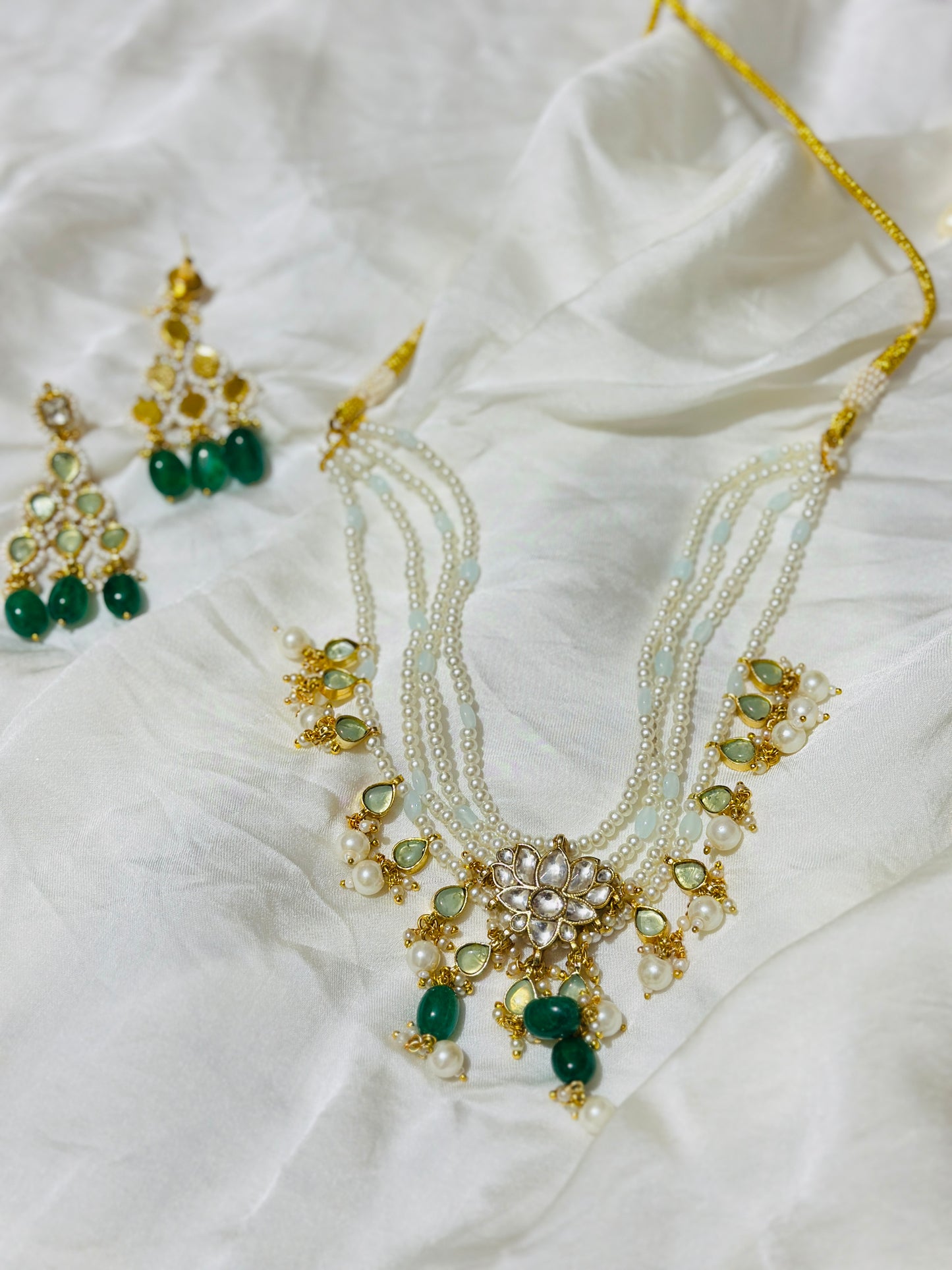 Panna-Bloom Moti Set